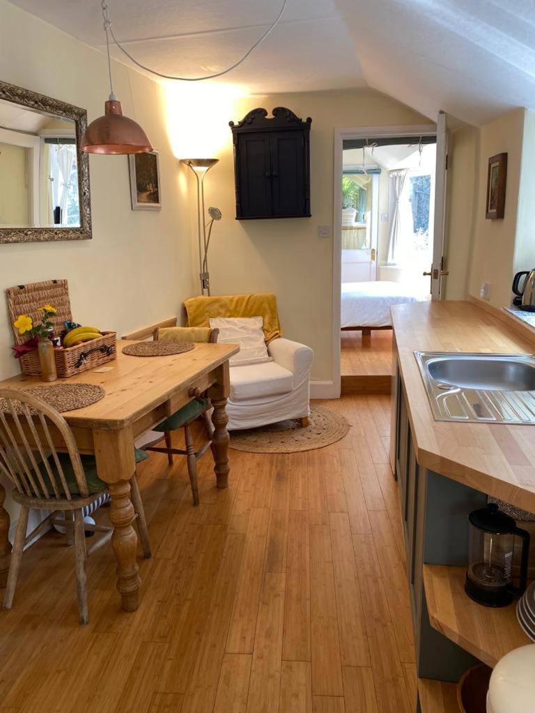 Lyme Clifftop Hideaway Lyme Regis Eksteriør bilde